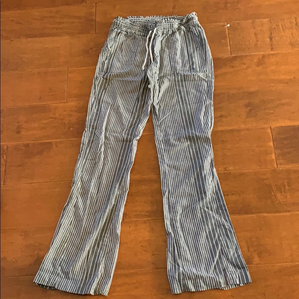beach pants, pin stripe, light grey